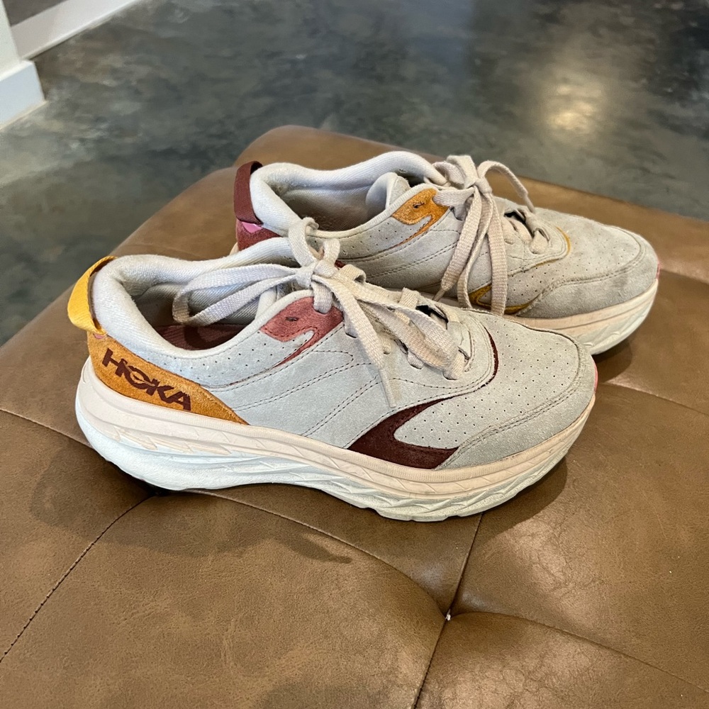 hoka suede bondi